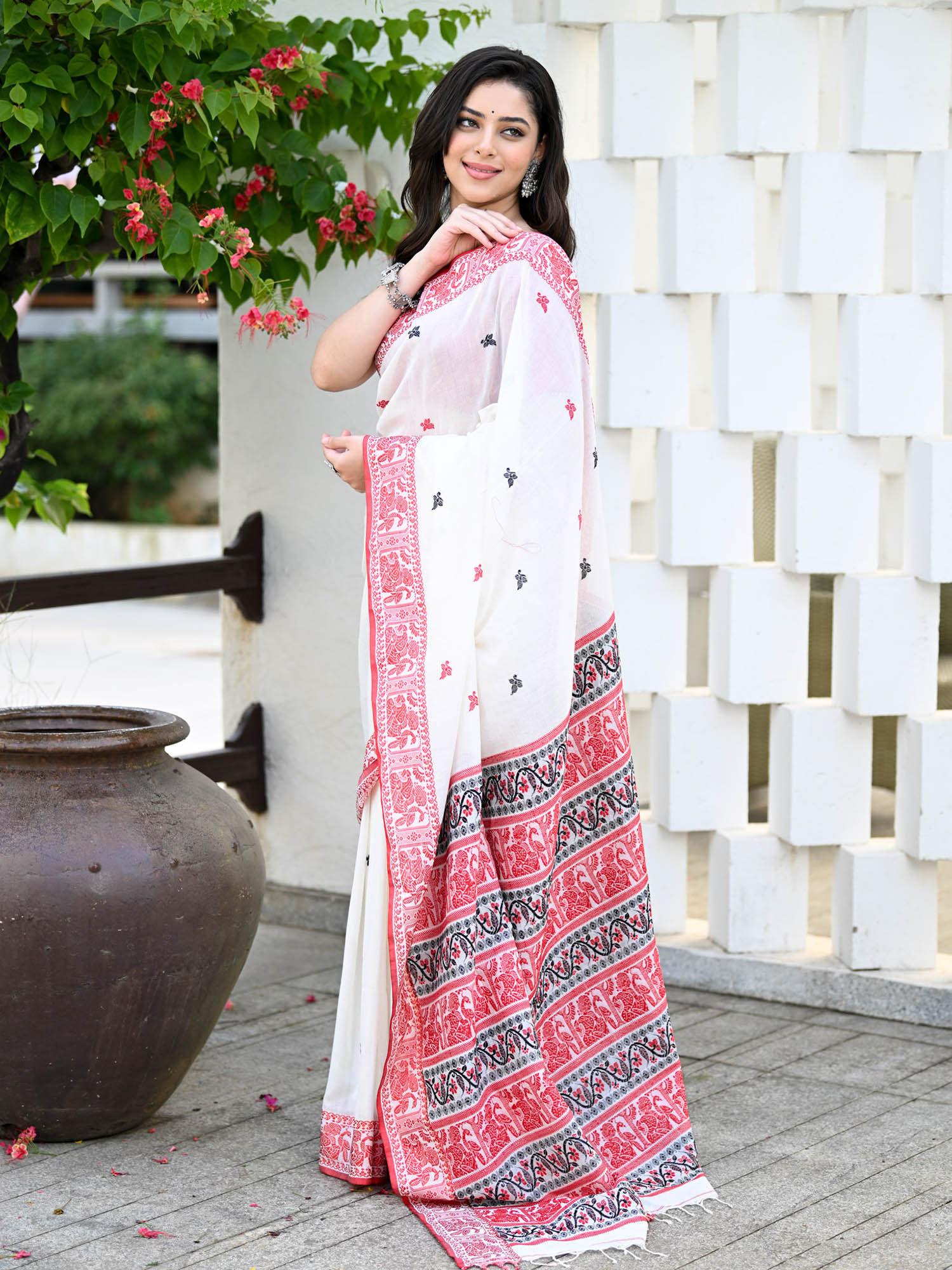 off white traditional handloom pure cotton baluchari saree with unstitched blouse