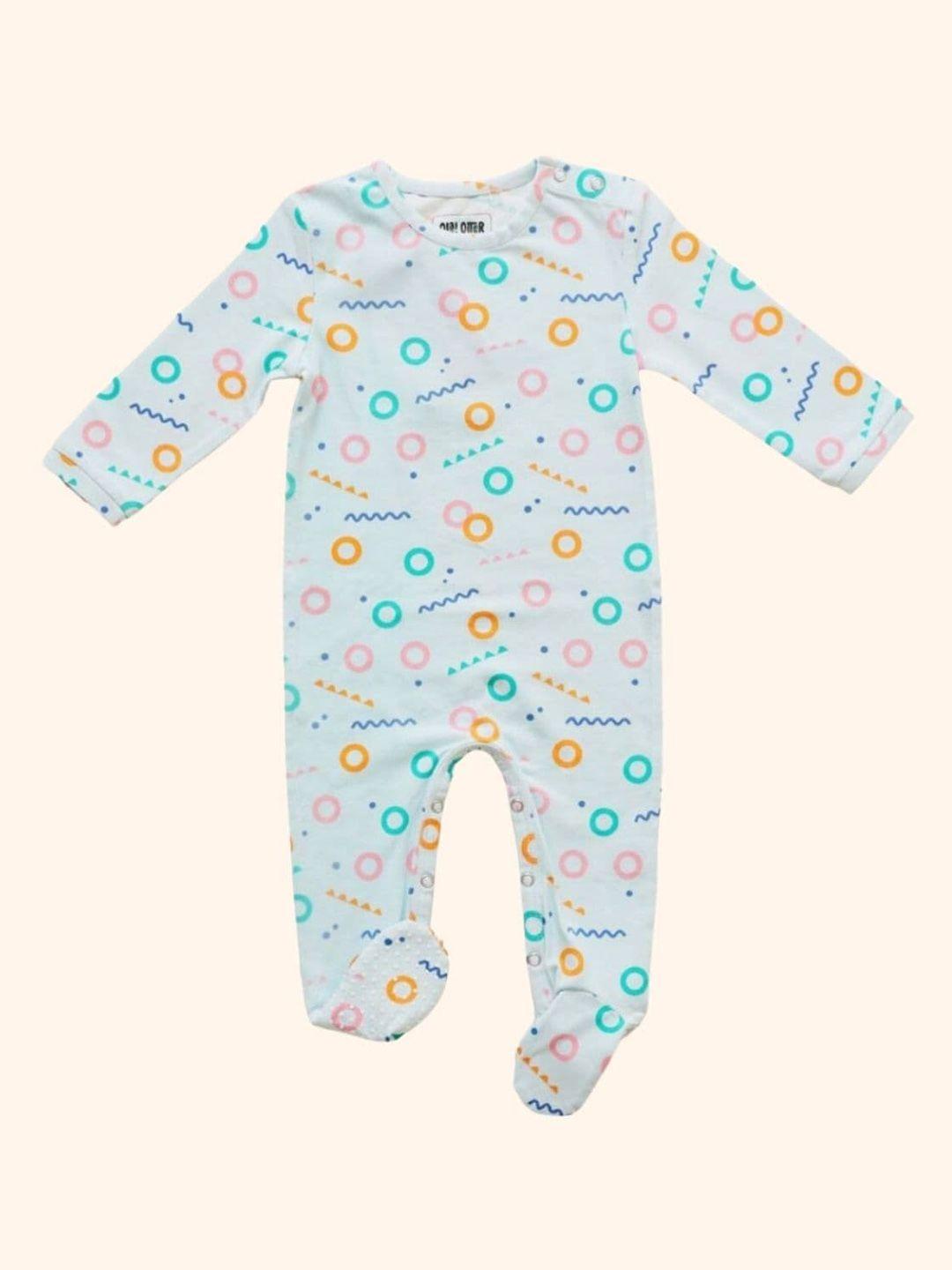 ola! otter infants printed organic cotton sleepsuit
