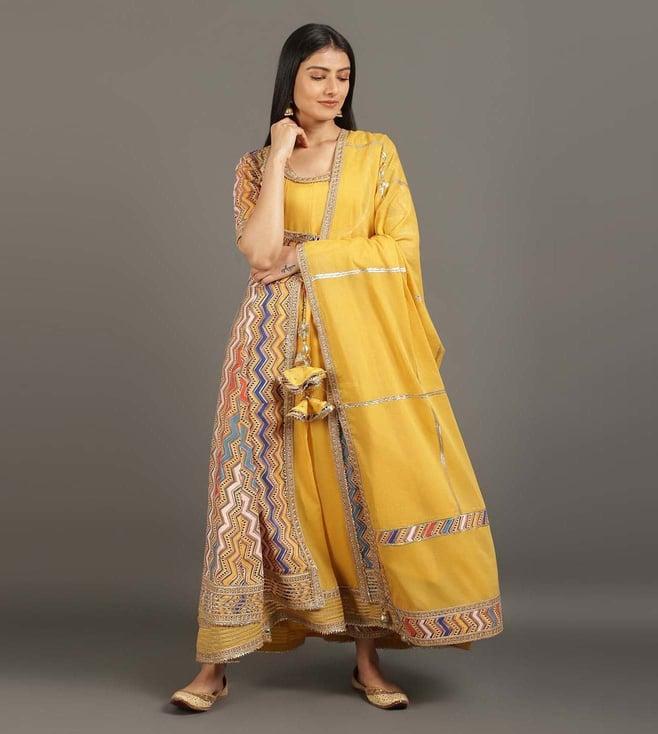 omaana jaipure yellow & multicoloured print padmini kurta with shrug & dupatta