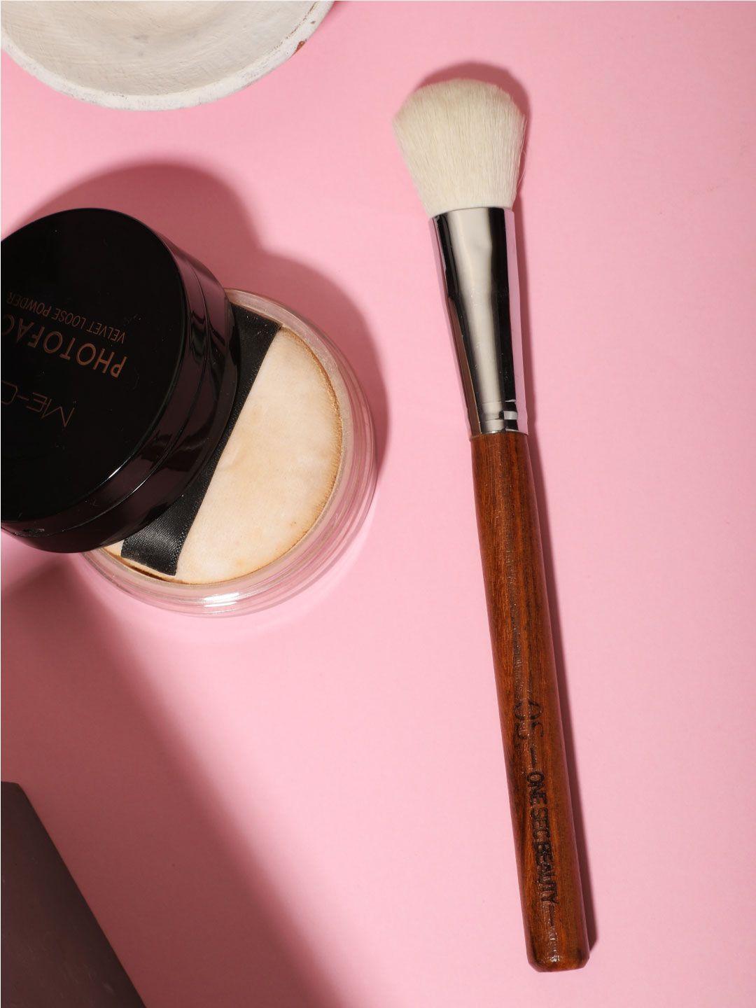 one sec beauty blush brush with rose wood handle