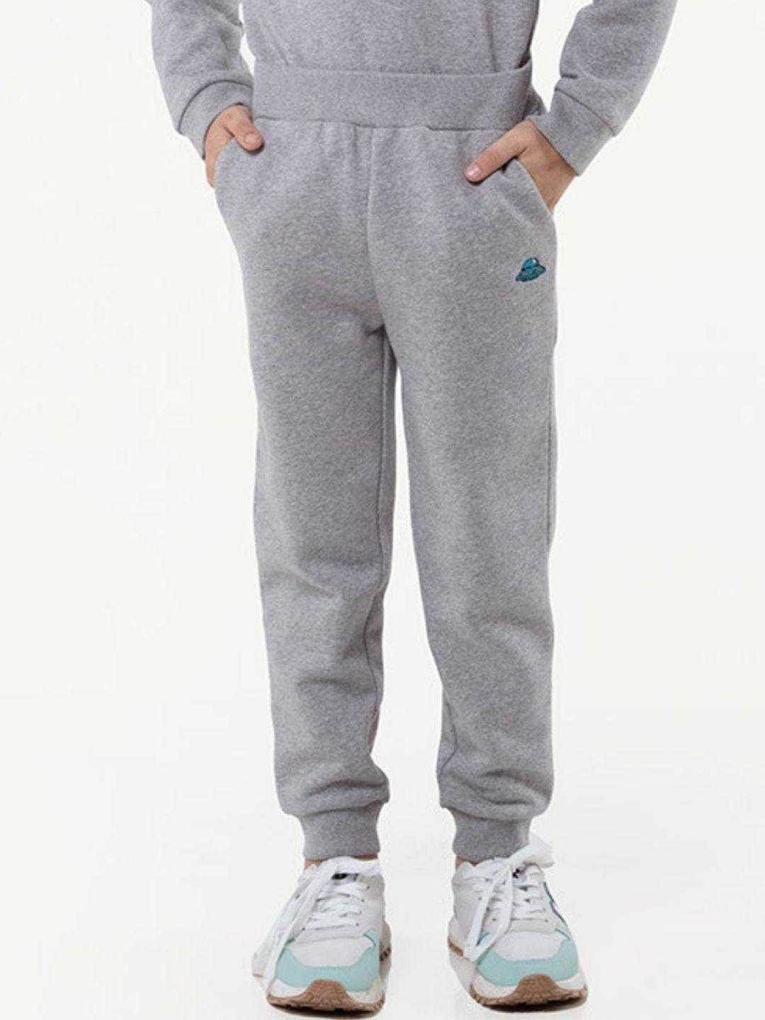 one friday boys cotton regular fit joggers