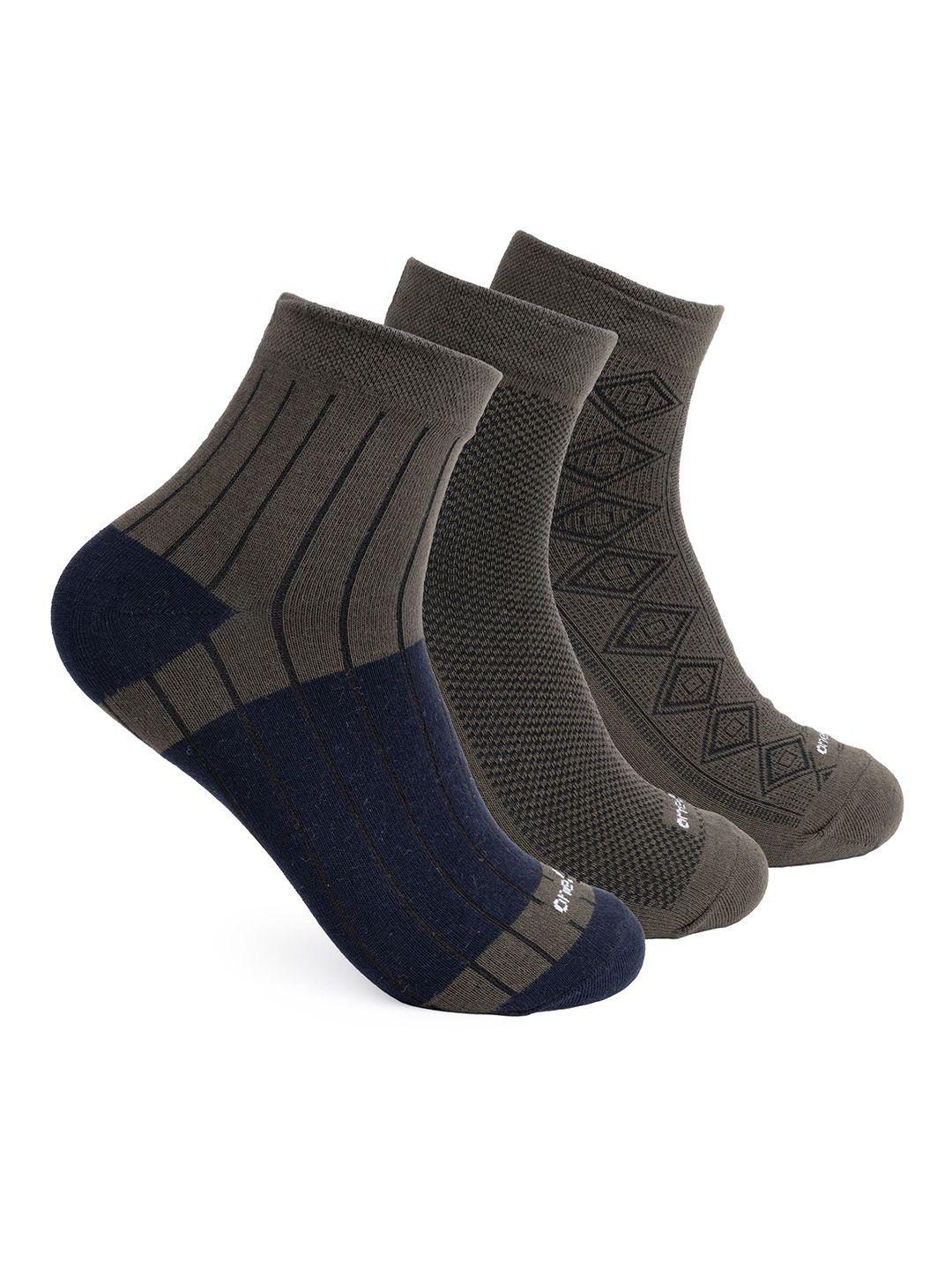 one8 men pack of 3 patterned cotton anti-microbial ankle-length socks