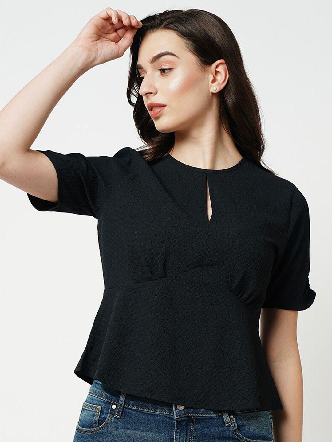only keyhole neck gathered short sleeves crop top