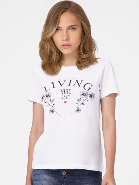 only white graphic print t-shirt