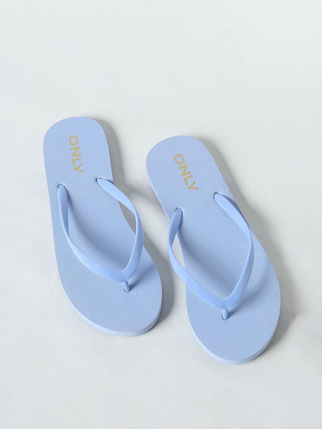 only women blue & gold-toned printed rubber thong flip-flops