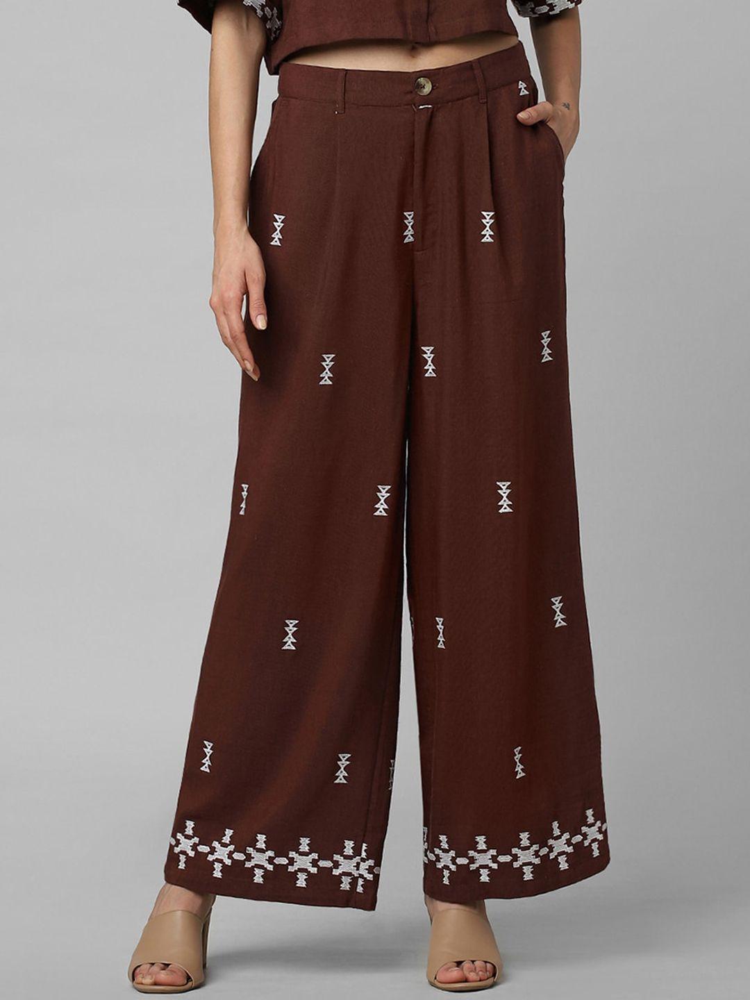 only women onlgeese wvn-in printed flared pleated trousers