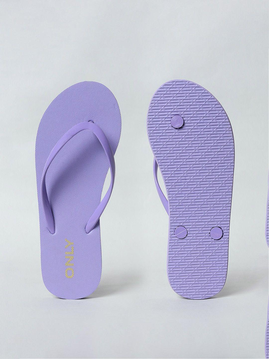 only women purple & gold-toned printed rubber thong flip-flops