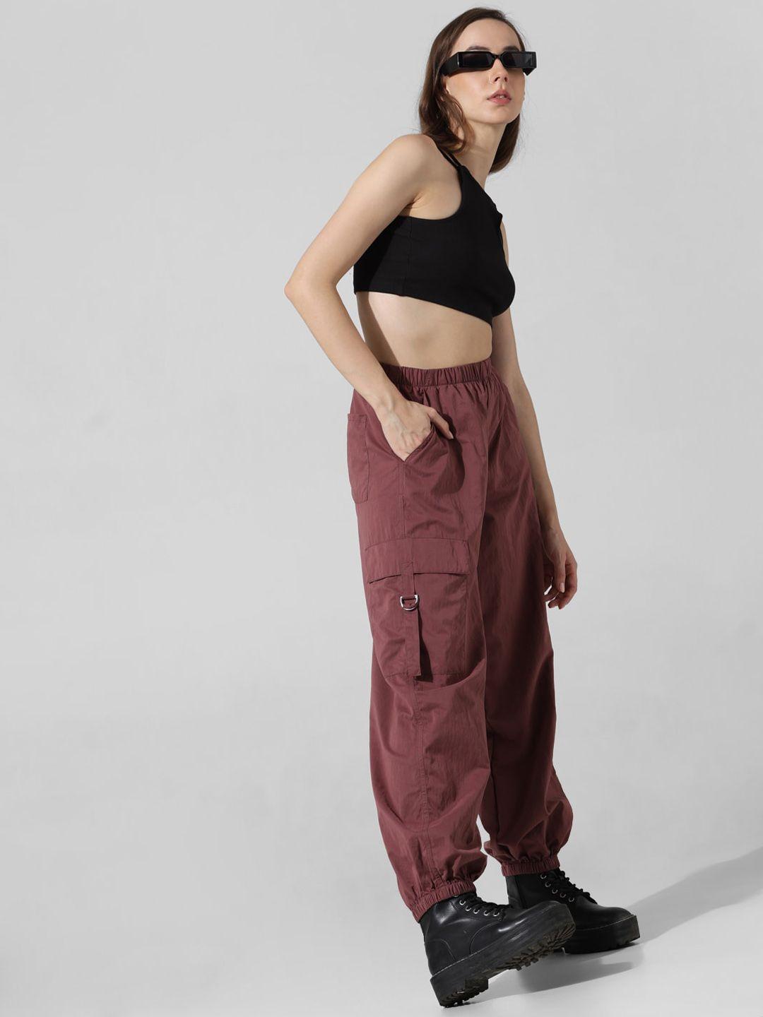 only women tapered fit high-rise cargos trousers