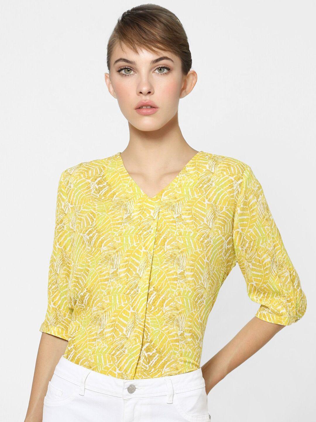 only women yellow floral printed v-neck  top