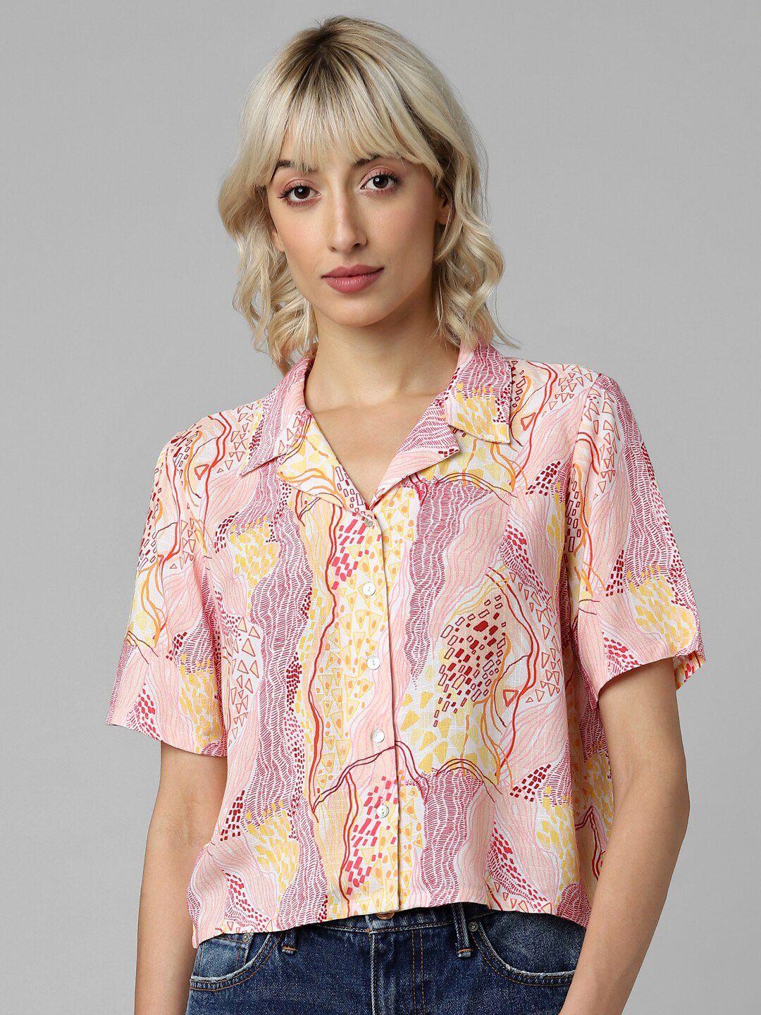 only abstract printed lapel collar boxy -fit crop casual shirt