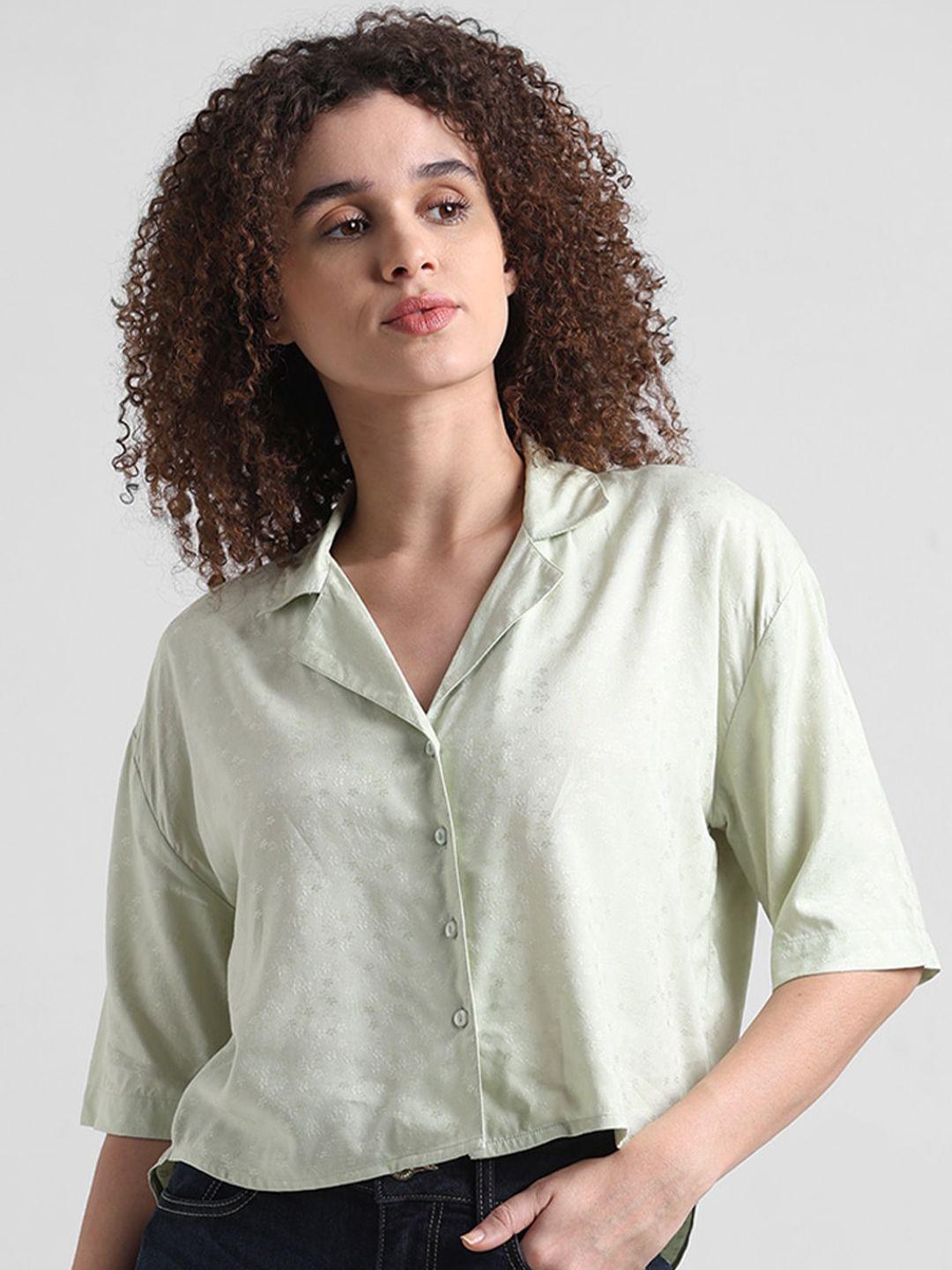 only boxy spread collar casual shirt