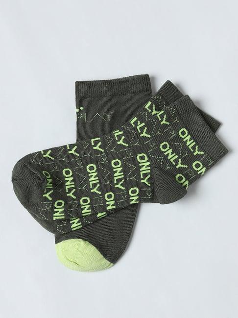 only olive & neon green socks graphic print (pack of 2)