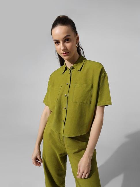 only olive regular fit crop shirt