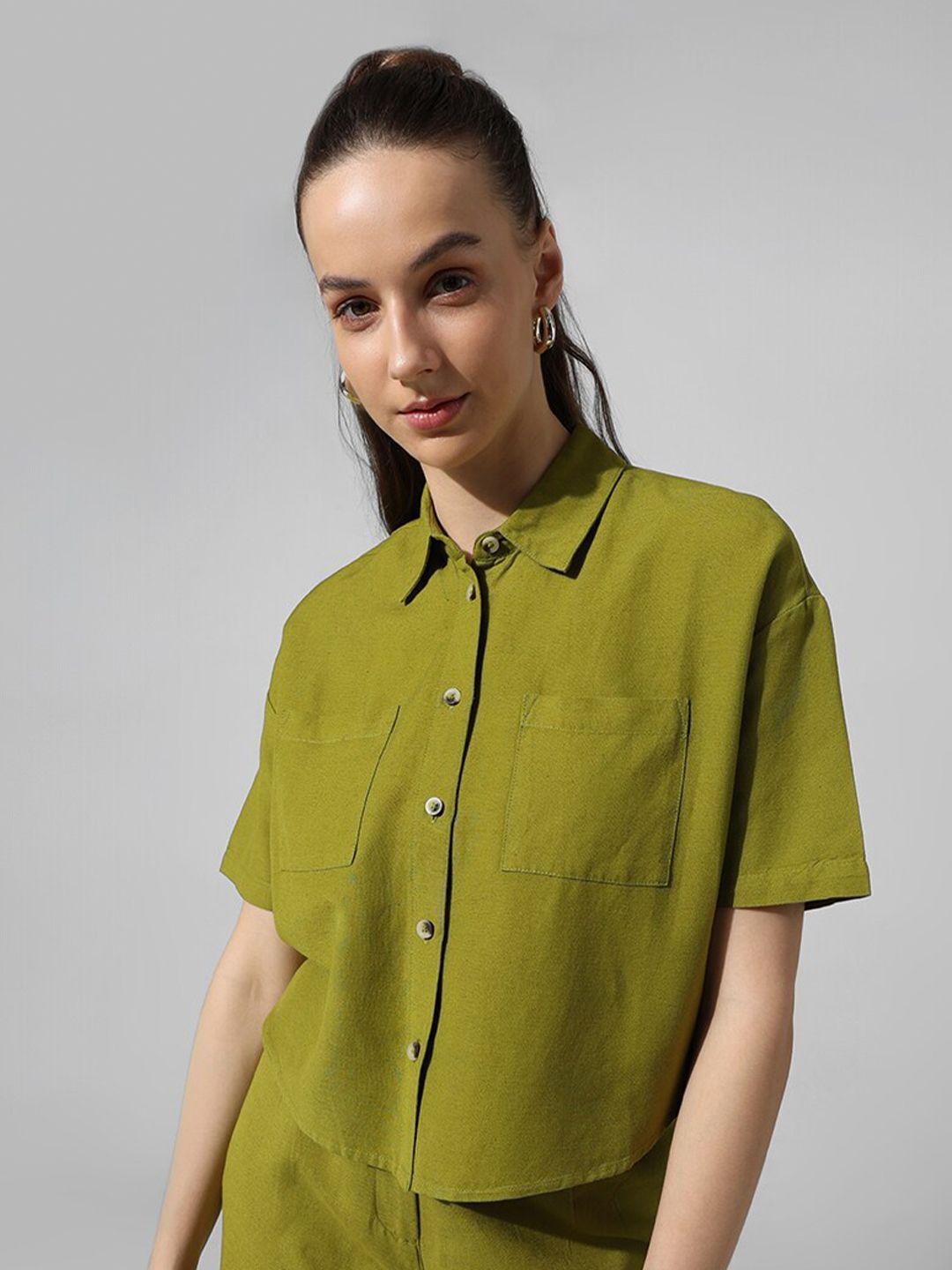 only spread collar crop casual shirt