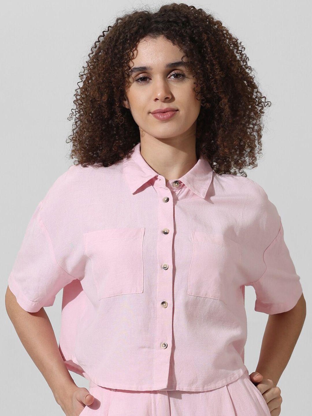 only spread collar opaque cotton casual shirt