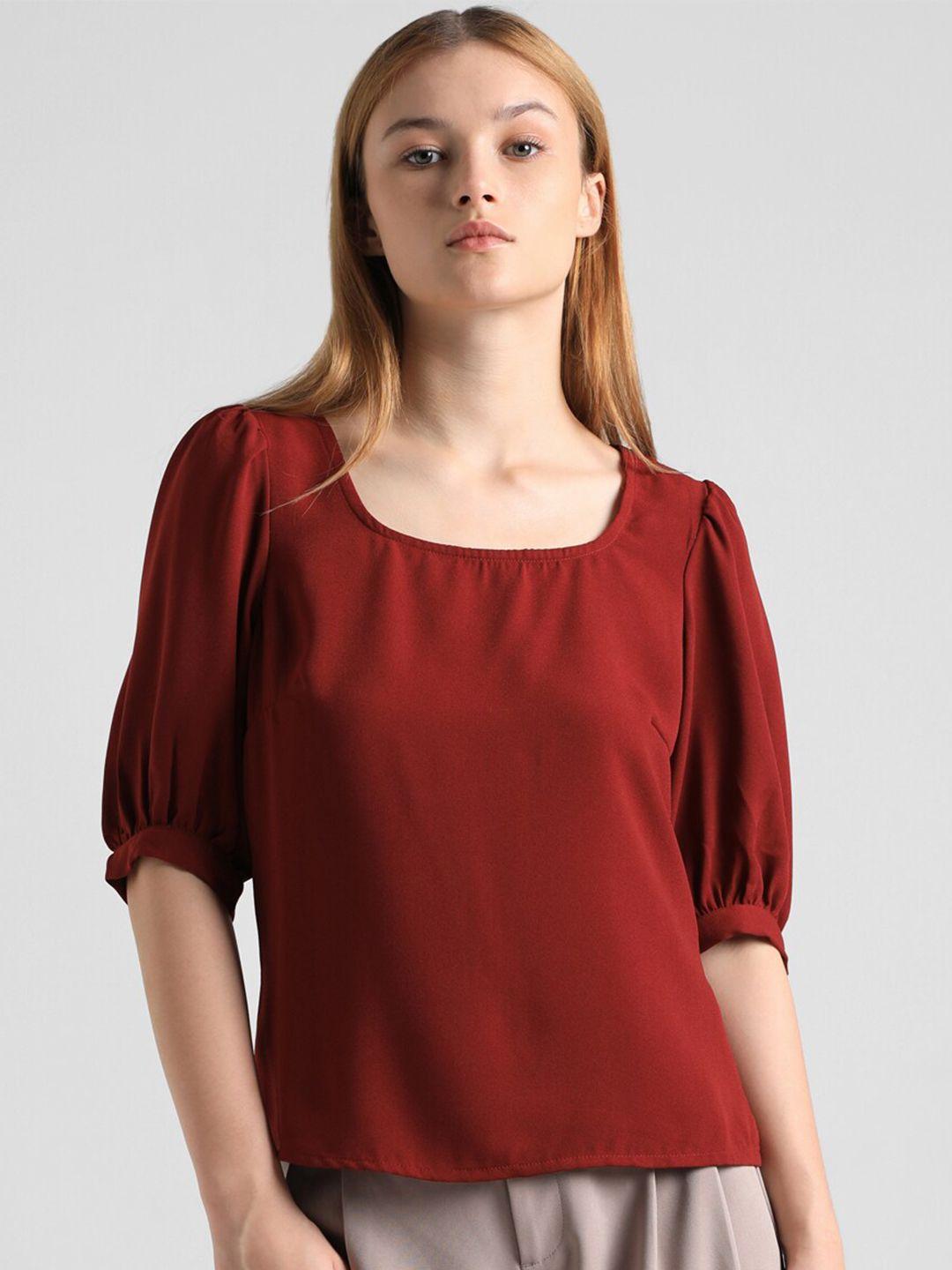 only square neck puff sleeve top