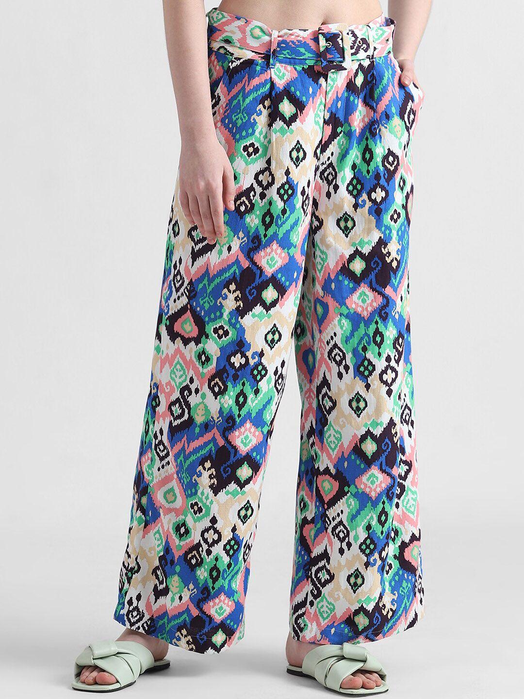 only women abstract printed mid-rise belted parallel trousers