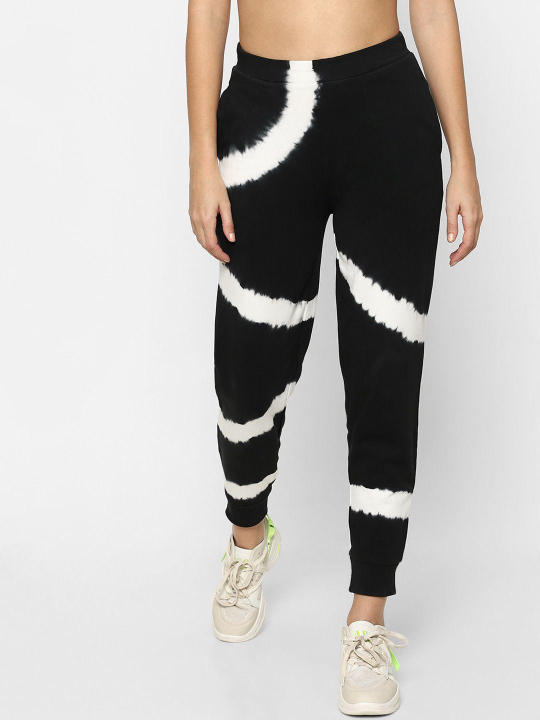 only women black & white tie & dye cotton relaxed-fit joggers