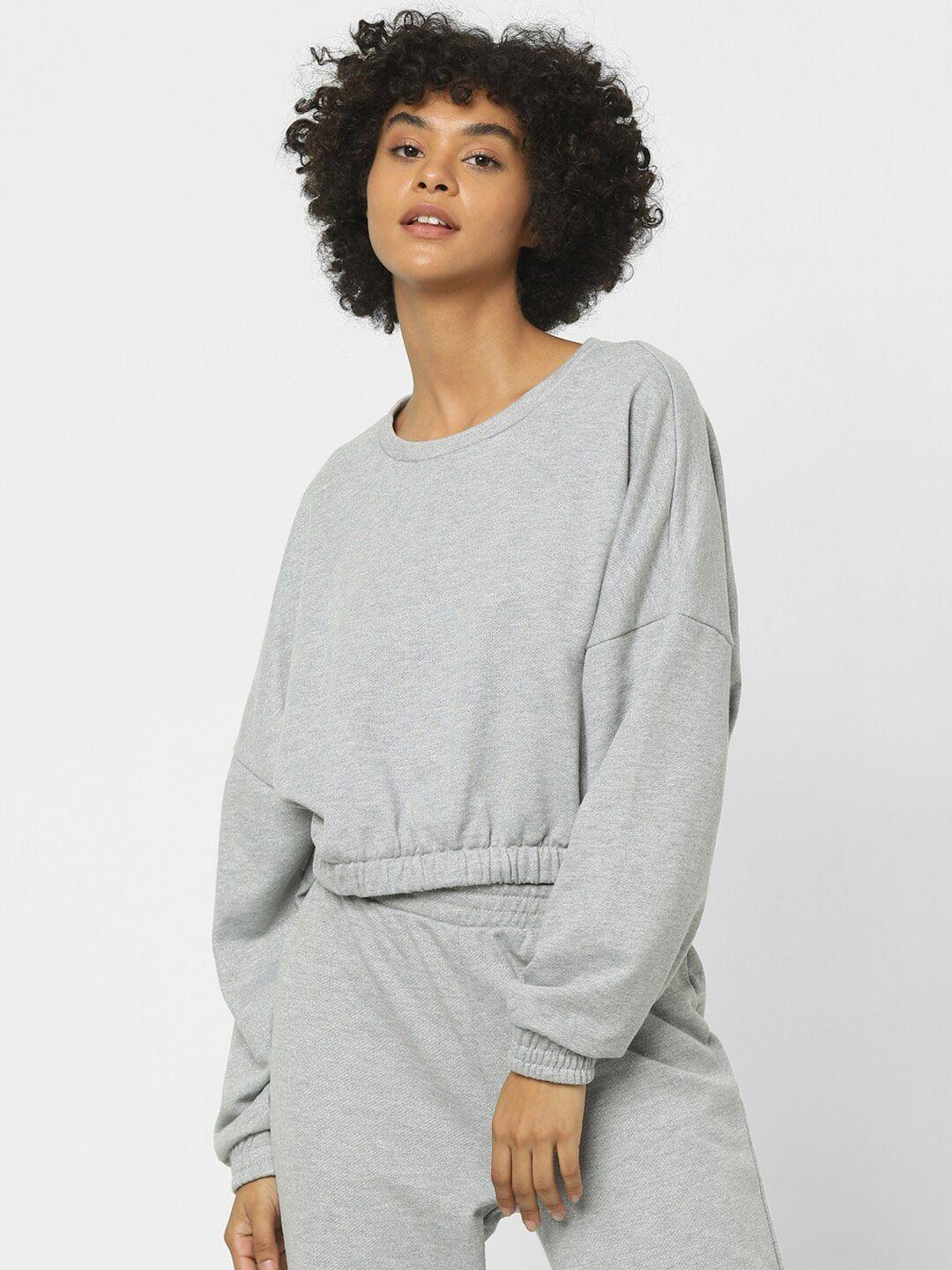 only women grey sweatshirt