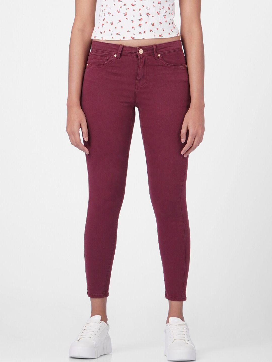 only women maroon slim fit jeans