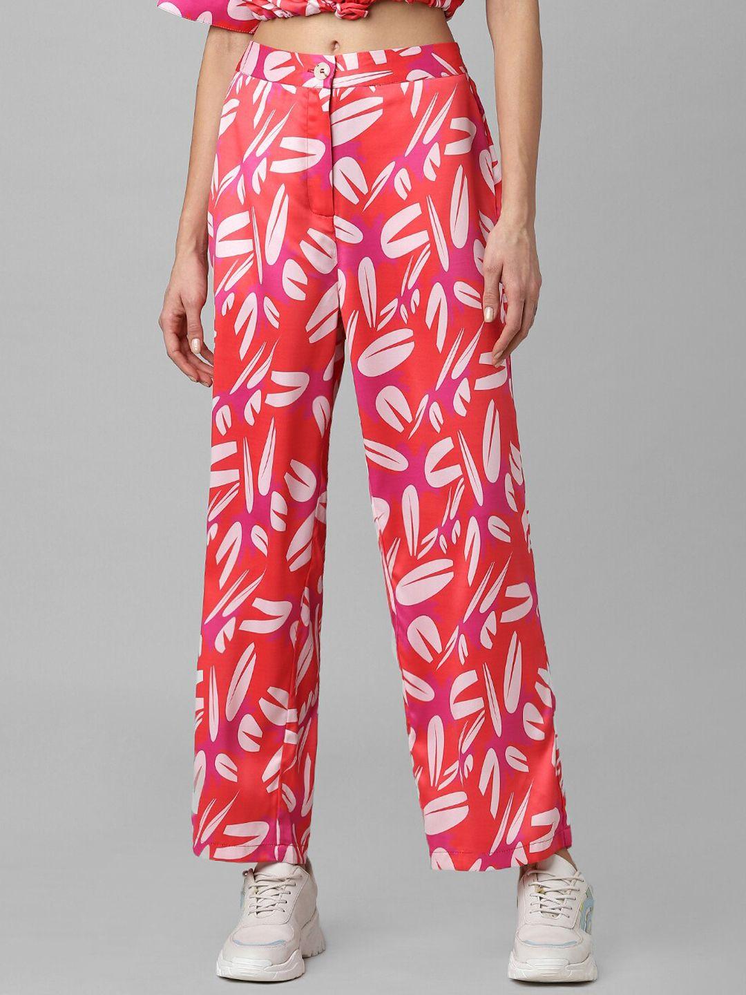 only women printed straight fit high-rise trousers