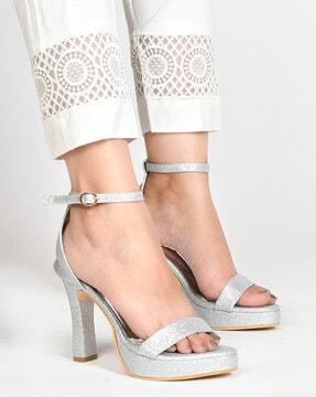 open-toe pumps with buckle closure