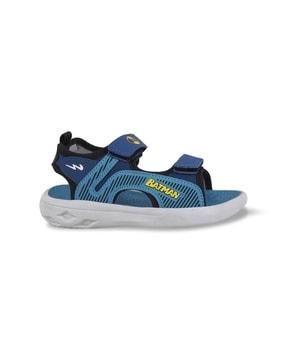 open-toe slip-on sandals with velcro fastening