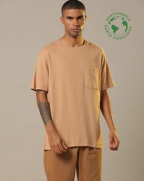 organic cotton crew-neck t-shirt with patch pocket