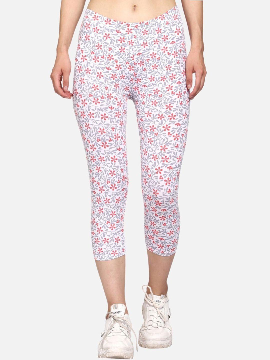 outflits women white & grey printed slim fit capris