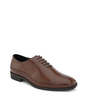 oxfords with lace fastening