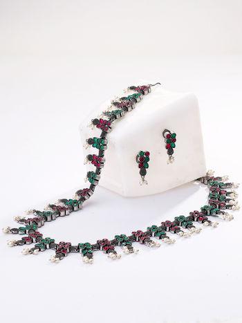 oxidised silver-plated ruby & emerald stone-studded necklace with earring (set of 2)