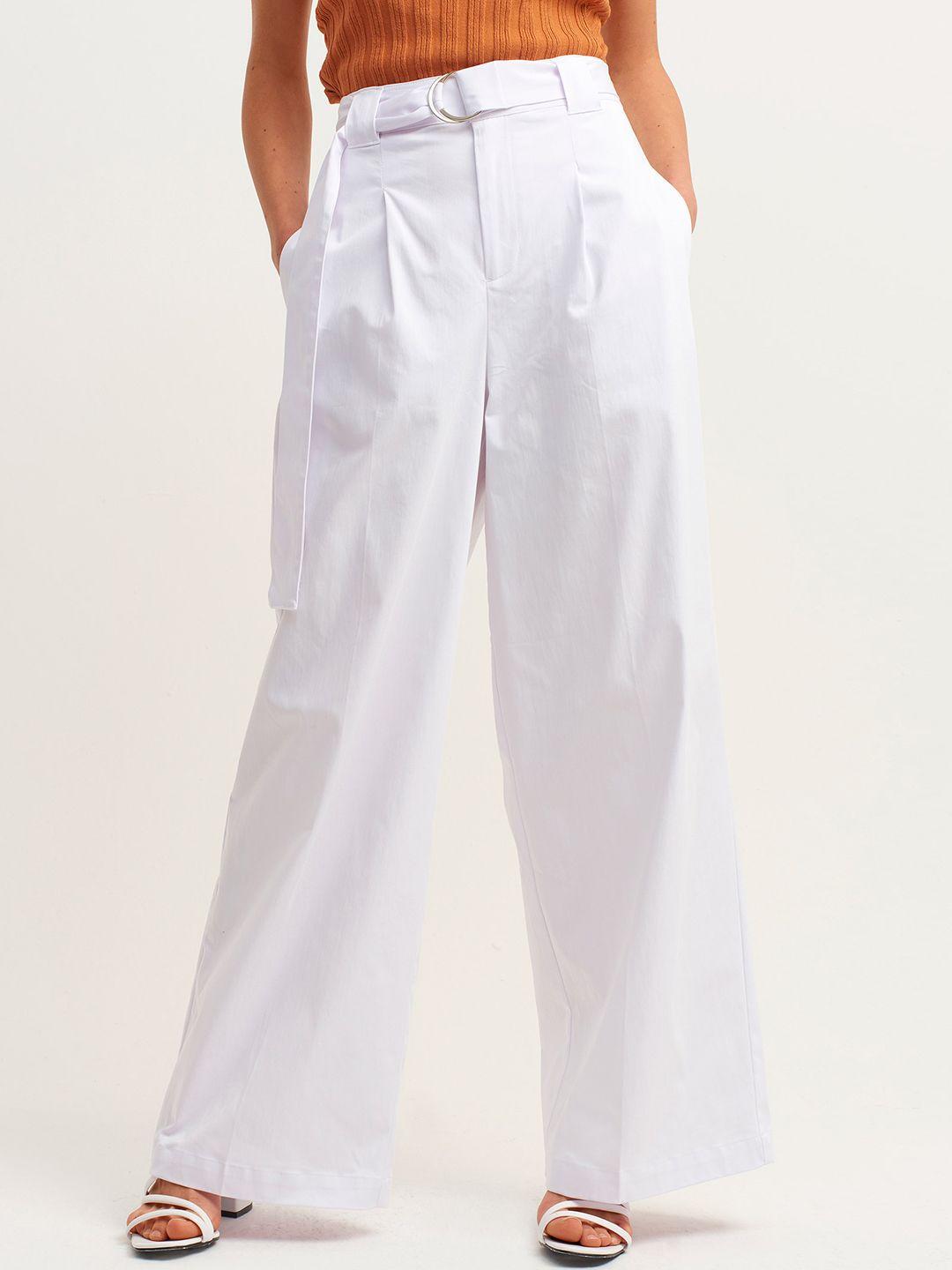 oxxo women white solid pleated trousers with belt