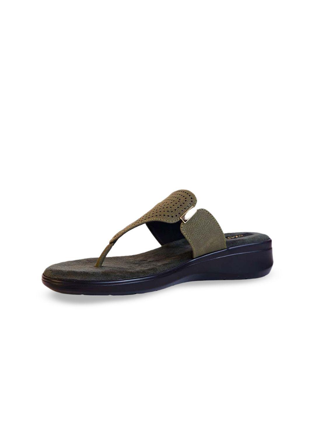 ozuri textured t-strap flats