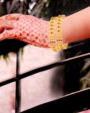 pack of 2 gold-plated stone-studded bangles