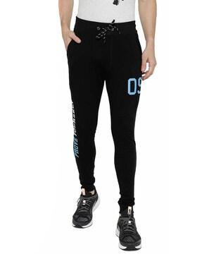 pack of 3 joggers with typography detail