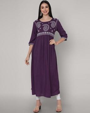 paisley embroidered flared kurta