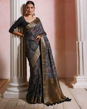 paisley pattern saree set with woven zari border