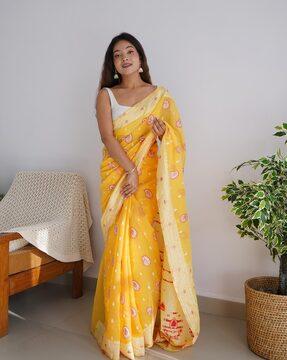 paisley pattern saree with contrast border