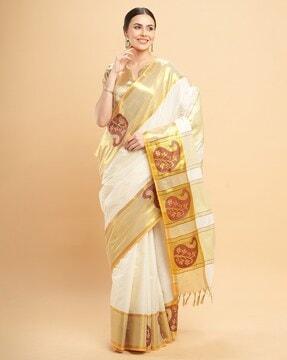 paisley pattern saree with contrast border