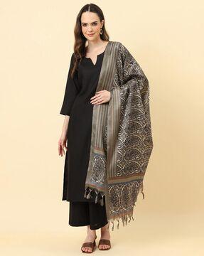 paisley print dupatta with contrast border & tassels