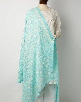 paisley print dupatta with tassels