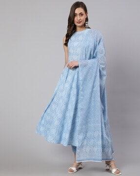 paisley print flared kurta & pyjama with dupatta set