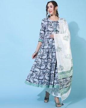 paisley print flared kurta with pants & dupatta