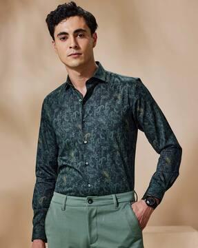 paisley print shirt with spread-collar