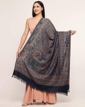 paisley-printed shawl