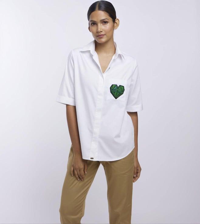 pallavi swadi white emerald geometric green heart shirt