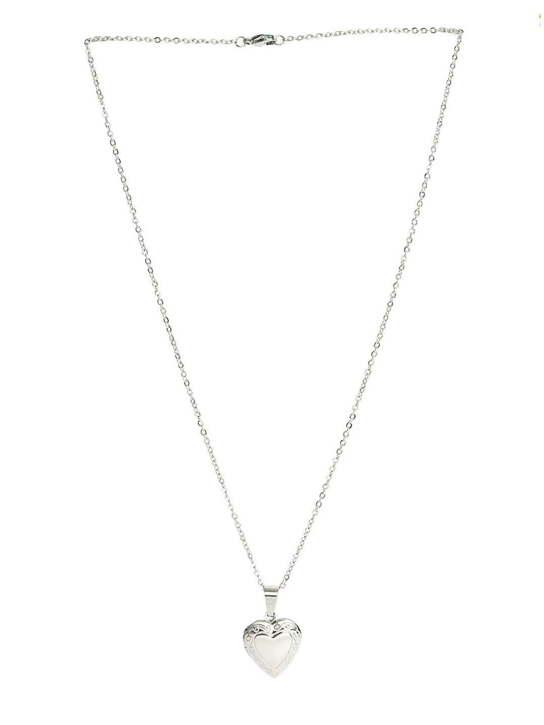 palmonas pendant with necklace