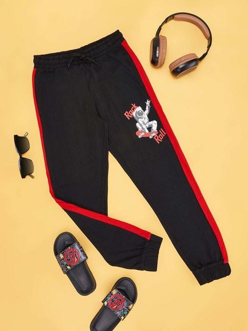 pantaloons junior jet black & red cotton printed joggers