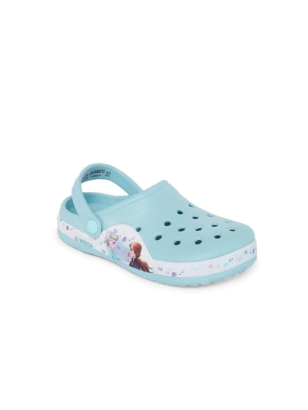 pantaloons junior girls blue & white printed rubber clogs