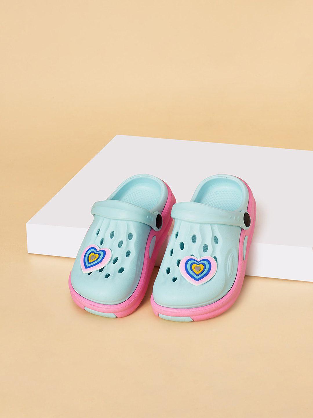 pantaloons junior girls self design clogs